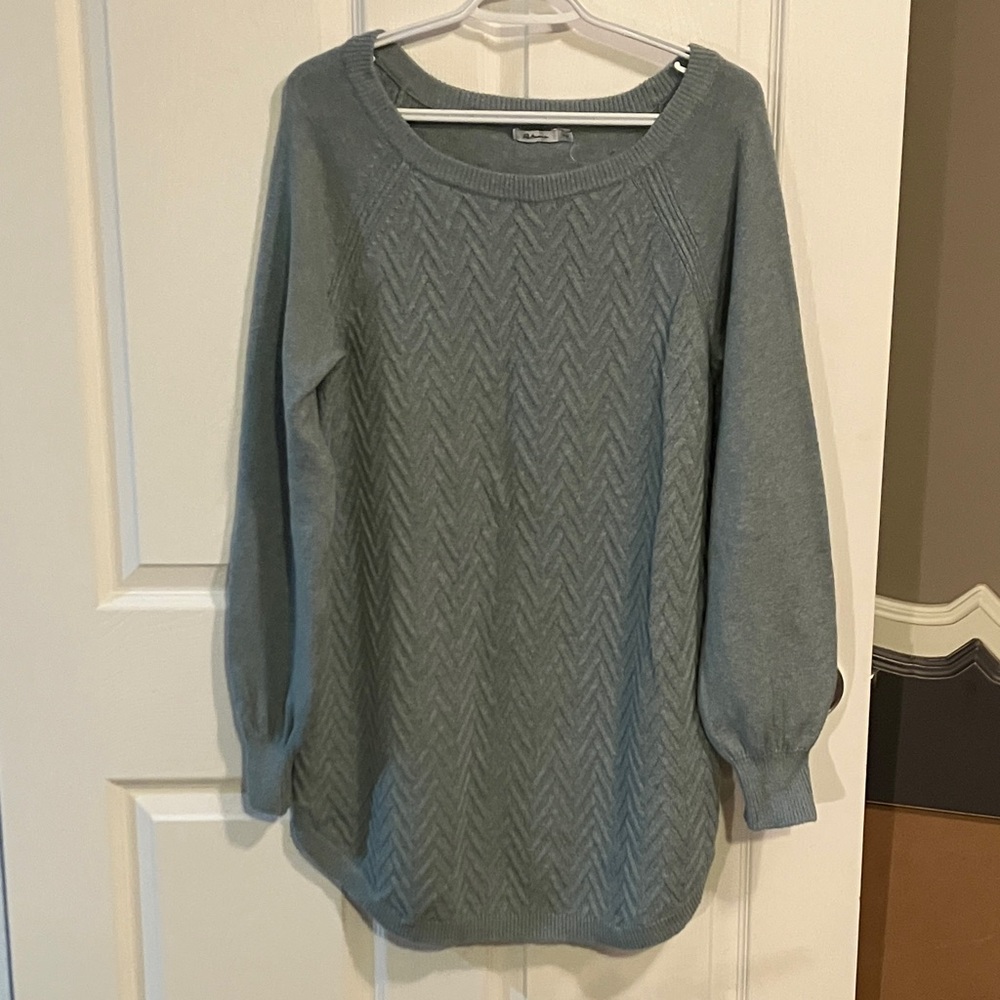 3/$15Women's greenish/blue tunic Sweater